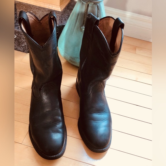 SOLD- Ariat, Women’s 7.5, Black Leather Roper Boots, GUC - Picture 2 of 16